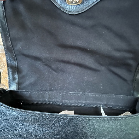 Classic small black Liz Claiborne handbag -l never used - Picture 5 of 7